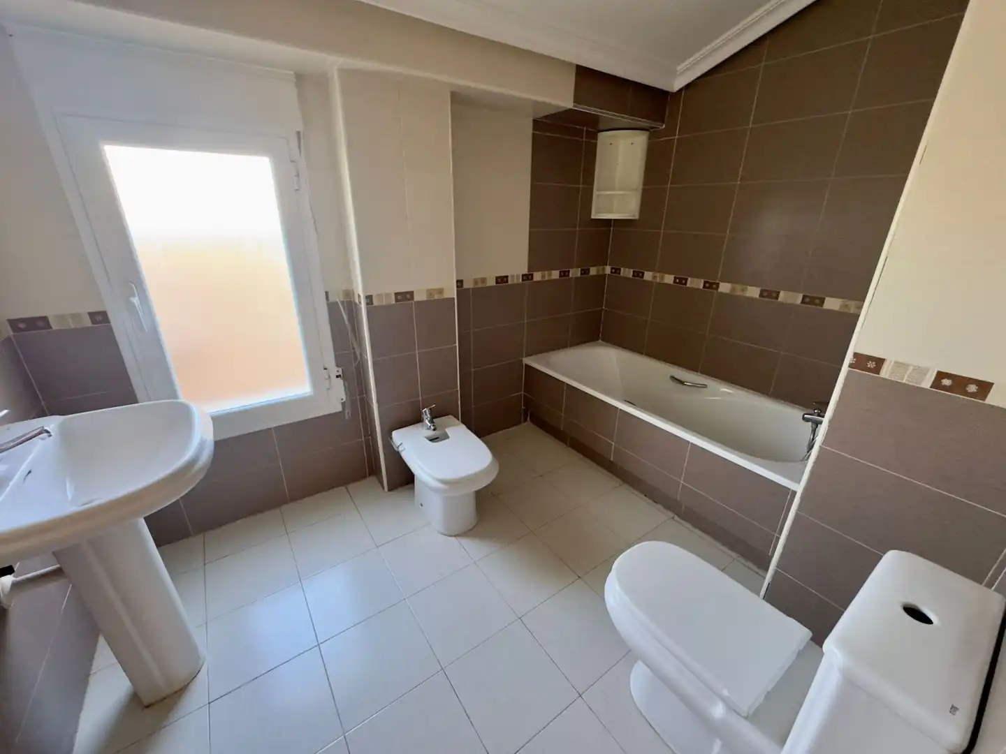 Baño de Ático en venta en Valdepeñas con Terraza y Balcón