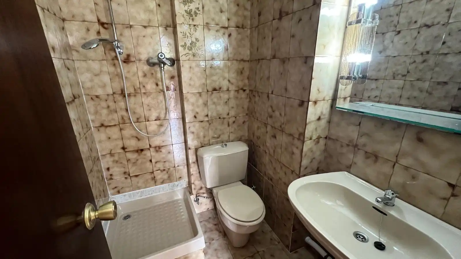 Bathroom of Flat for sale in Sabadell  with Air Conditioner, Heating and Terrace