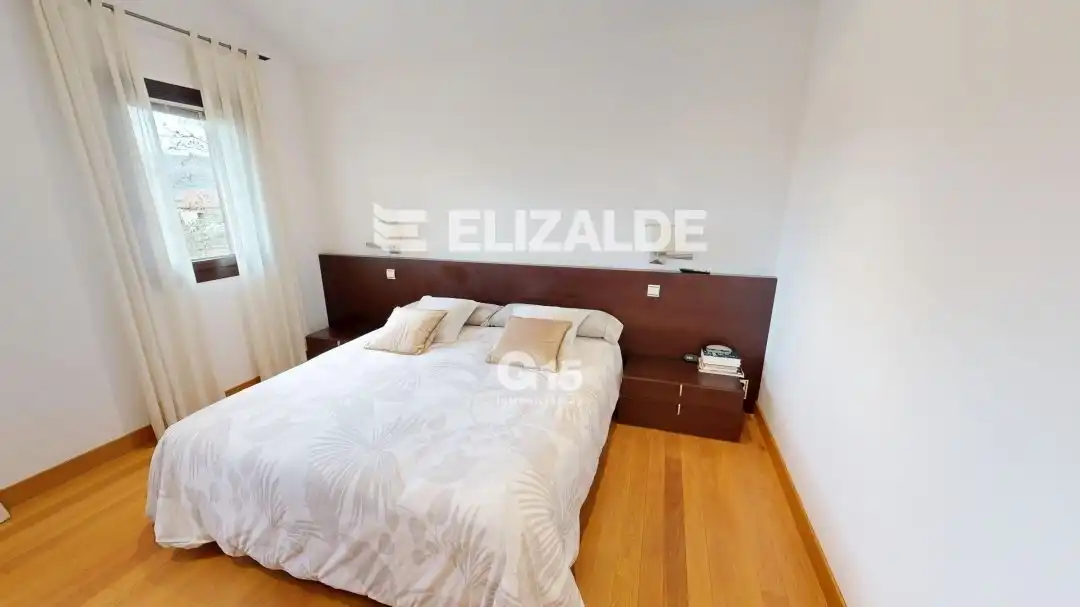 Dormitori de Casa o xalet en venda en Hondarribia amb Calefacció, Jardí privat i Terrassa