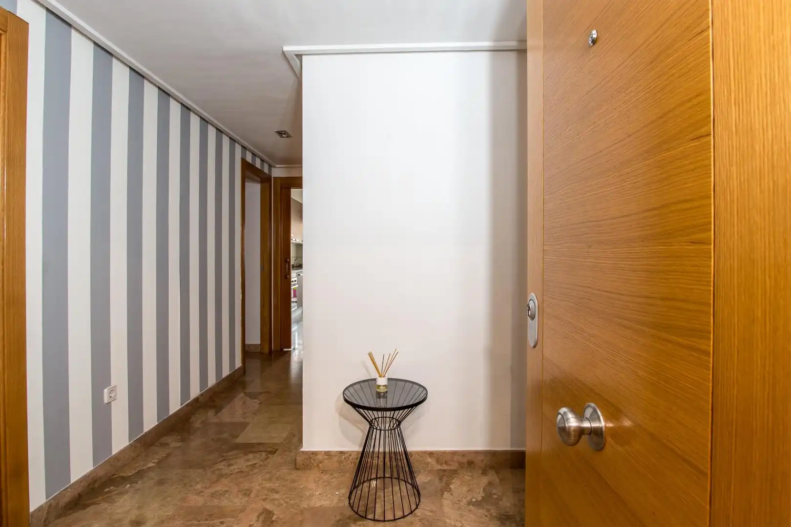 Flat for sale in Murcia  with Air Conditioner and Balcony