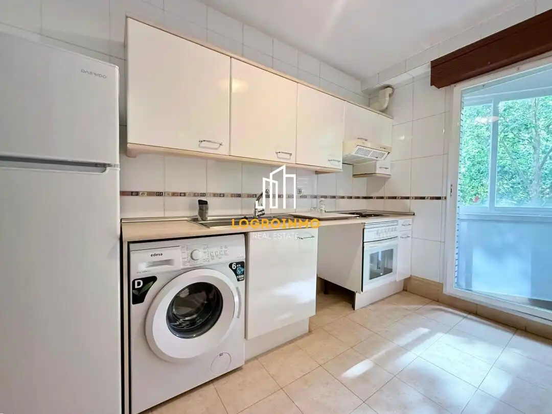 Kitchen of Flat for sale in  Logroño  with Heating, Storage room and Balcony