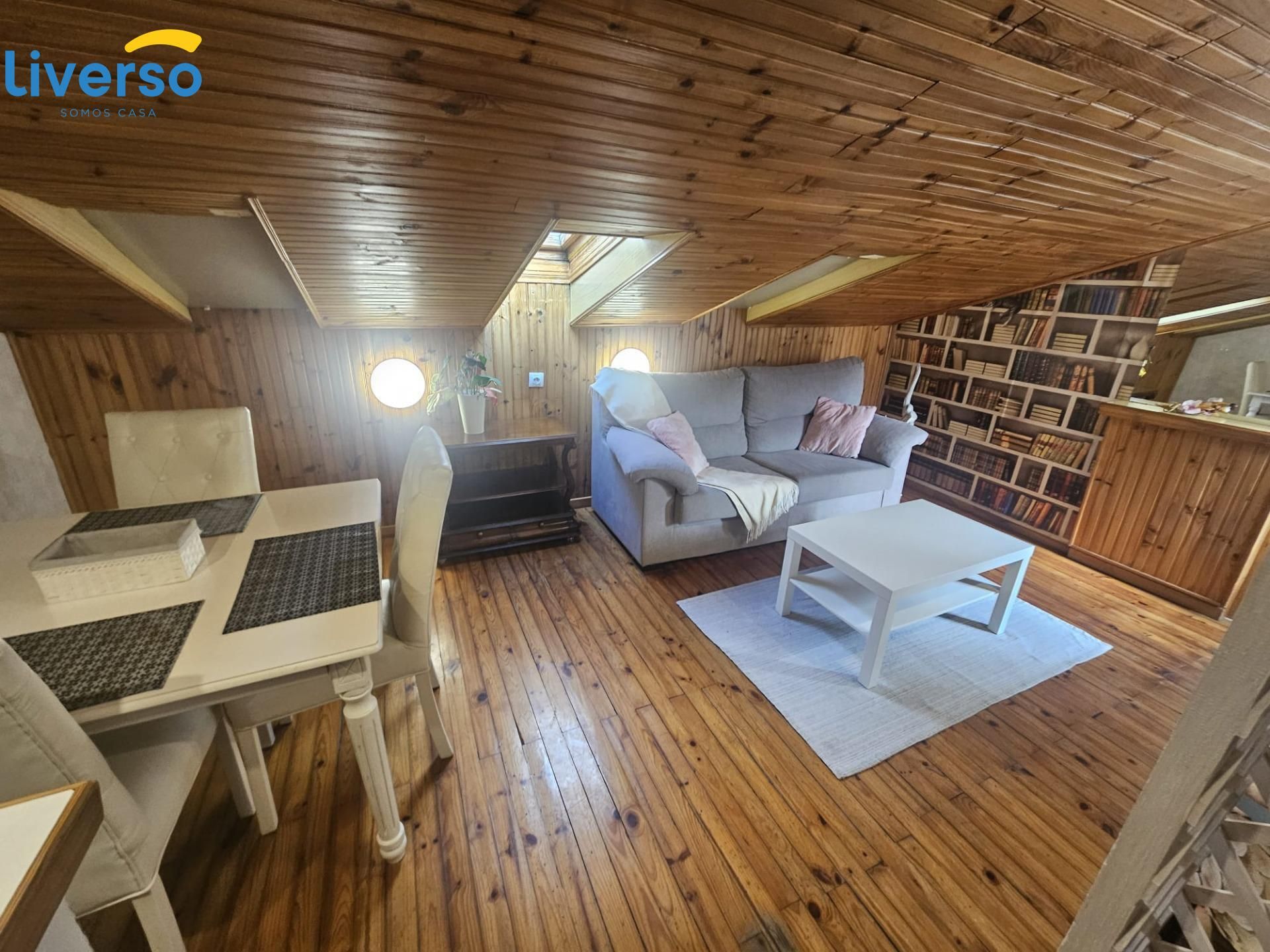 Sala d'estar de Pis en venda en Burgos Capital amb Calefacció