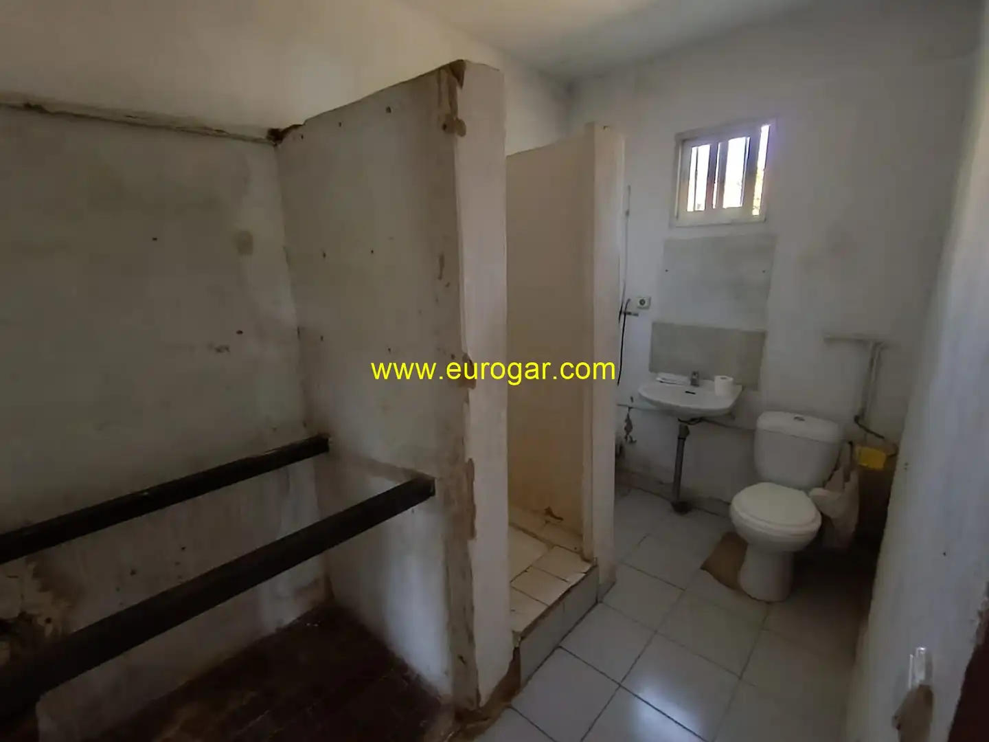 Baño de Finca rústica en venta en Chiva con Jardín privado, Terraza y Trastero