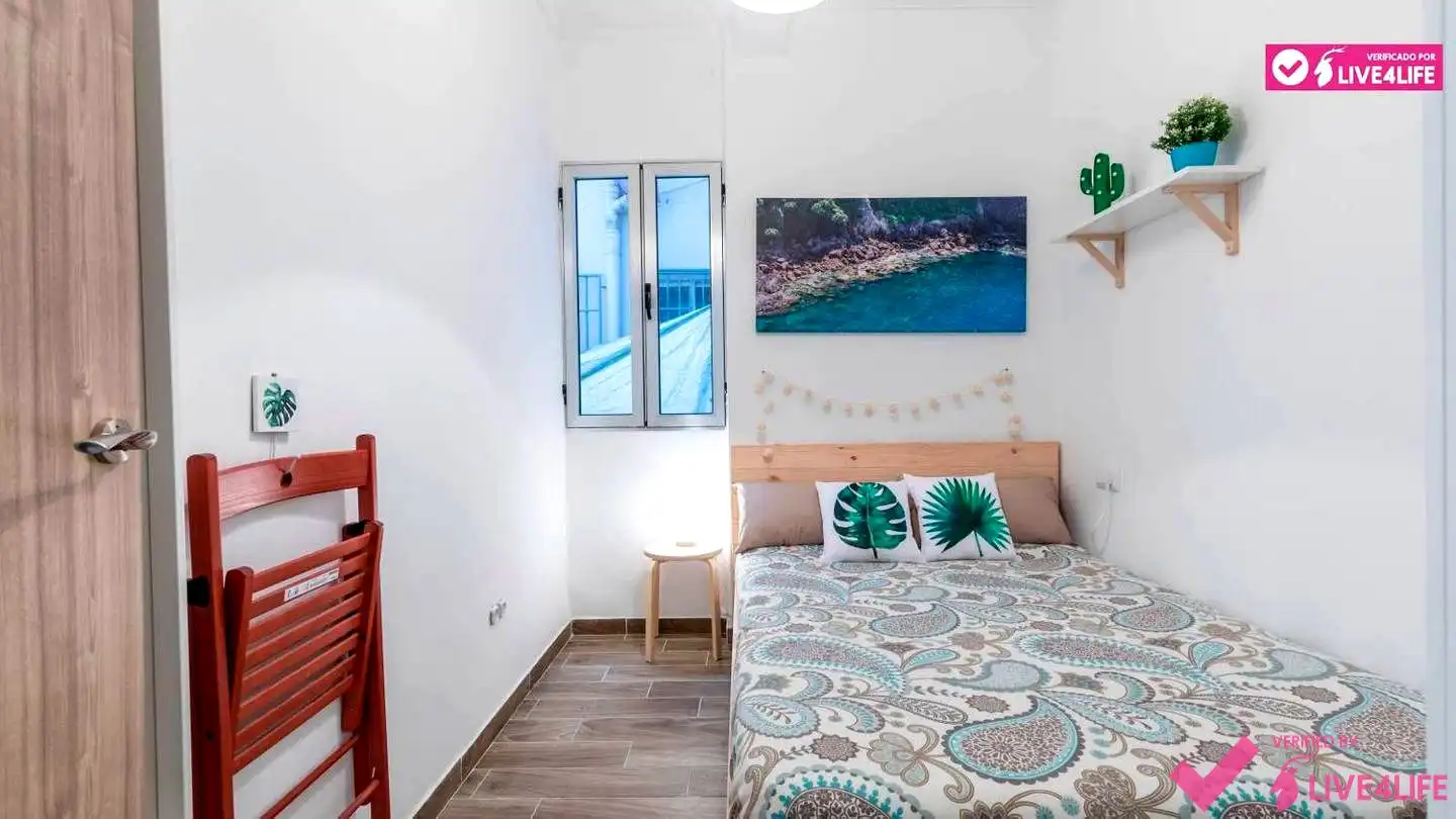 Bedroom of Apartments for rent in Valencia  with Air Conditioner, Parquet flooring and Furnished