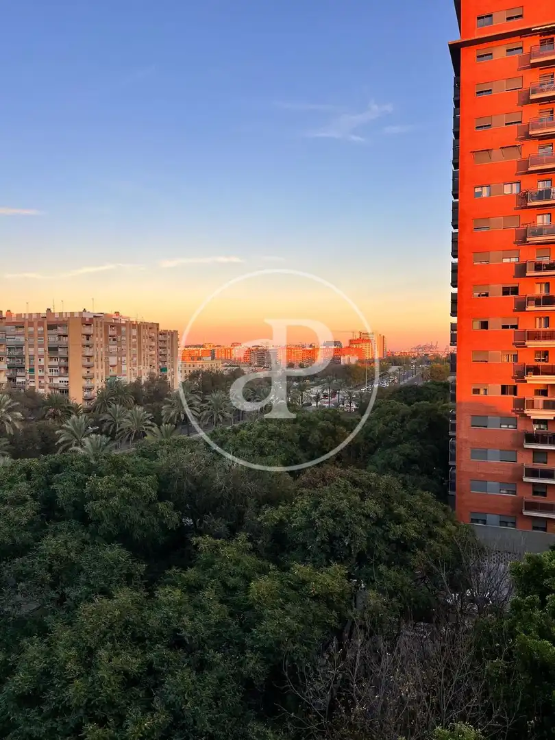 Exterior view of Flat for rent in Valencia  with Air Conditioner, Terrace and Furnished