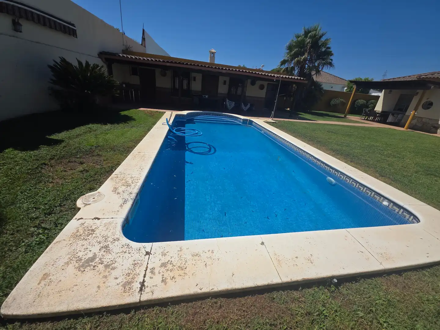Piscina de Casa o chalet en venta en Alcalá de Guadaira con Aire acondicionado, Calefacción y Jardín privado