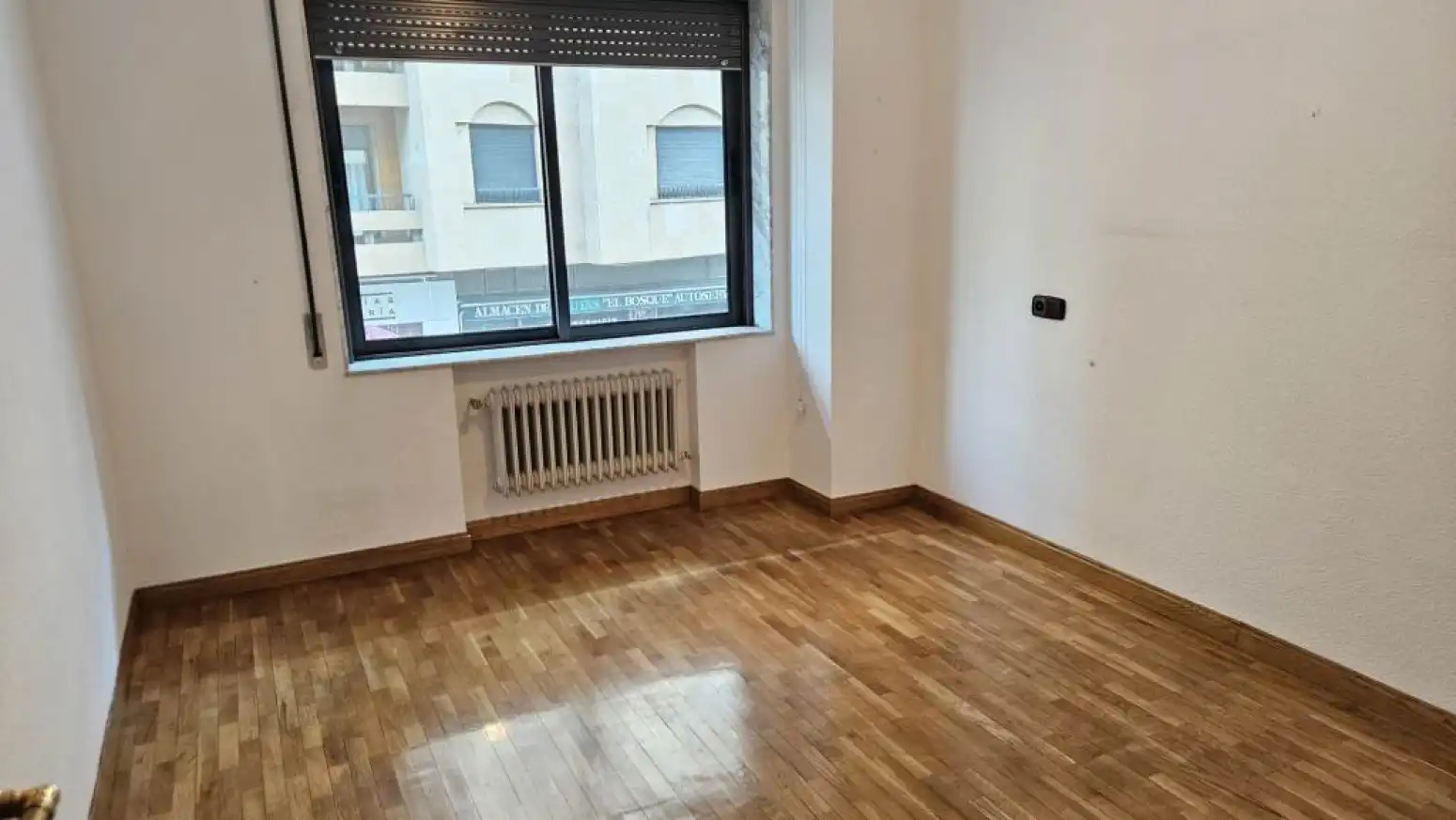 Bedroom of Flat for rent in Salamanca  with Heating, Parquet flooring and Terrace