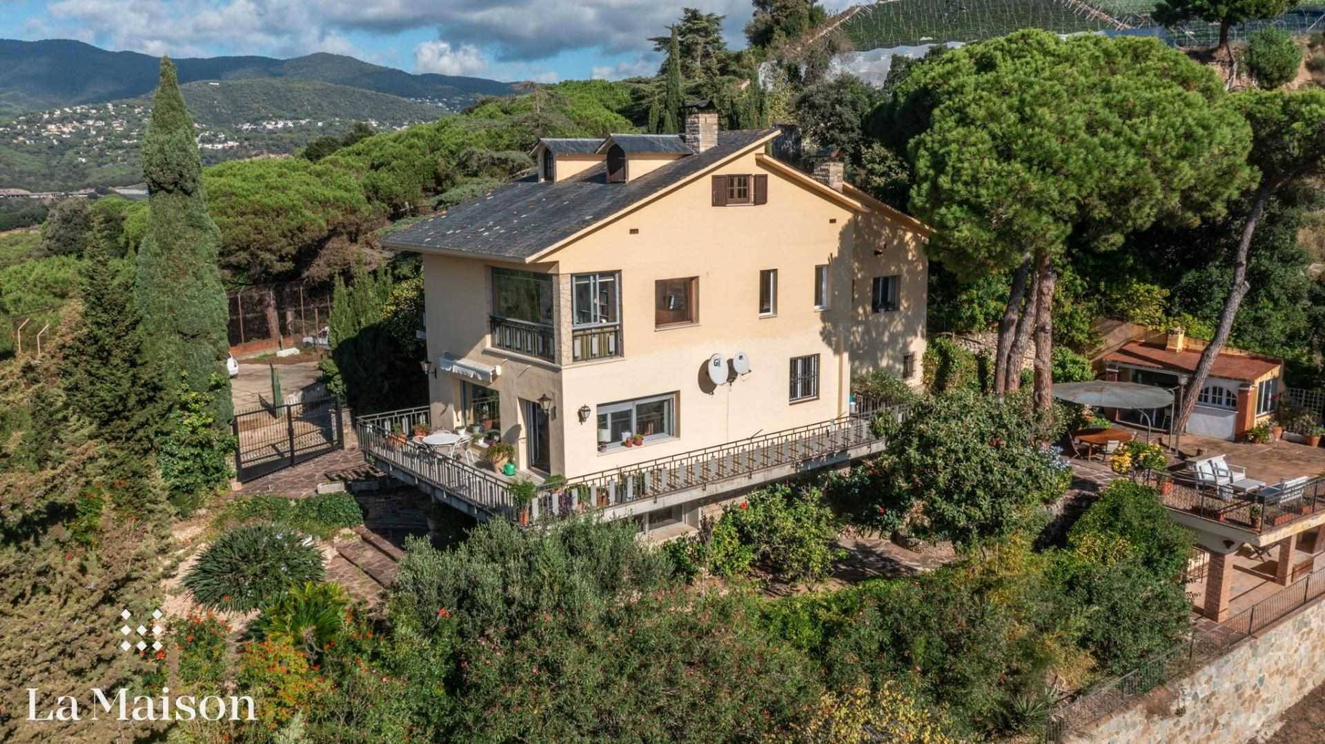 Vista exterior de Casa o chalet en venta en Sant Pol de Mar con Calefacción, Jardín privado y Terraza