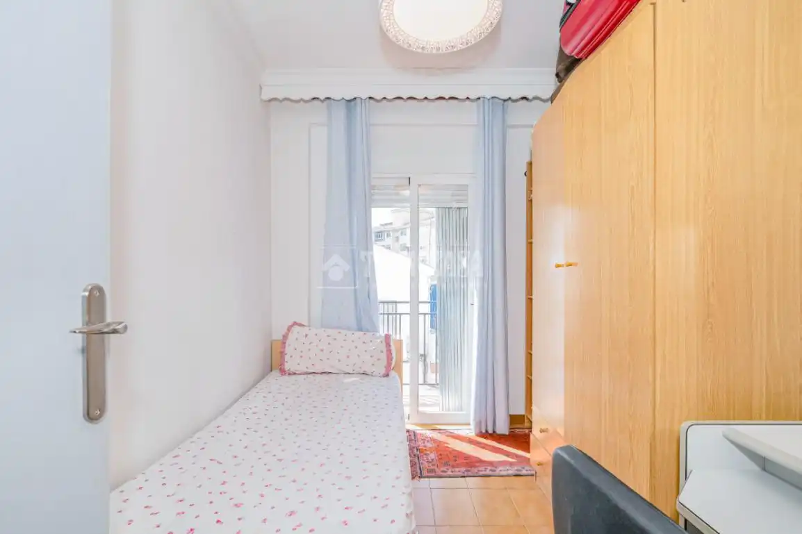Habitación de Piso en venta en Granada con Aire acondicionado y Balcón