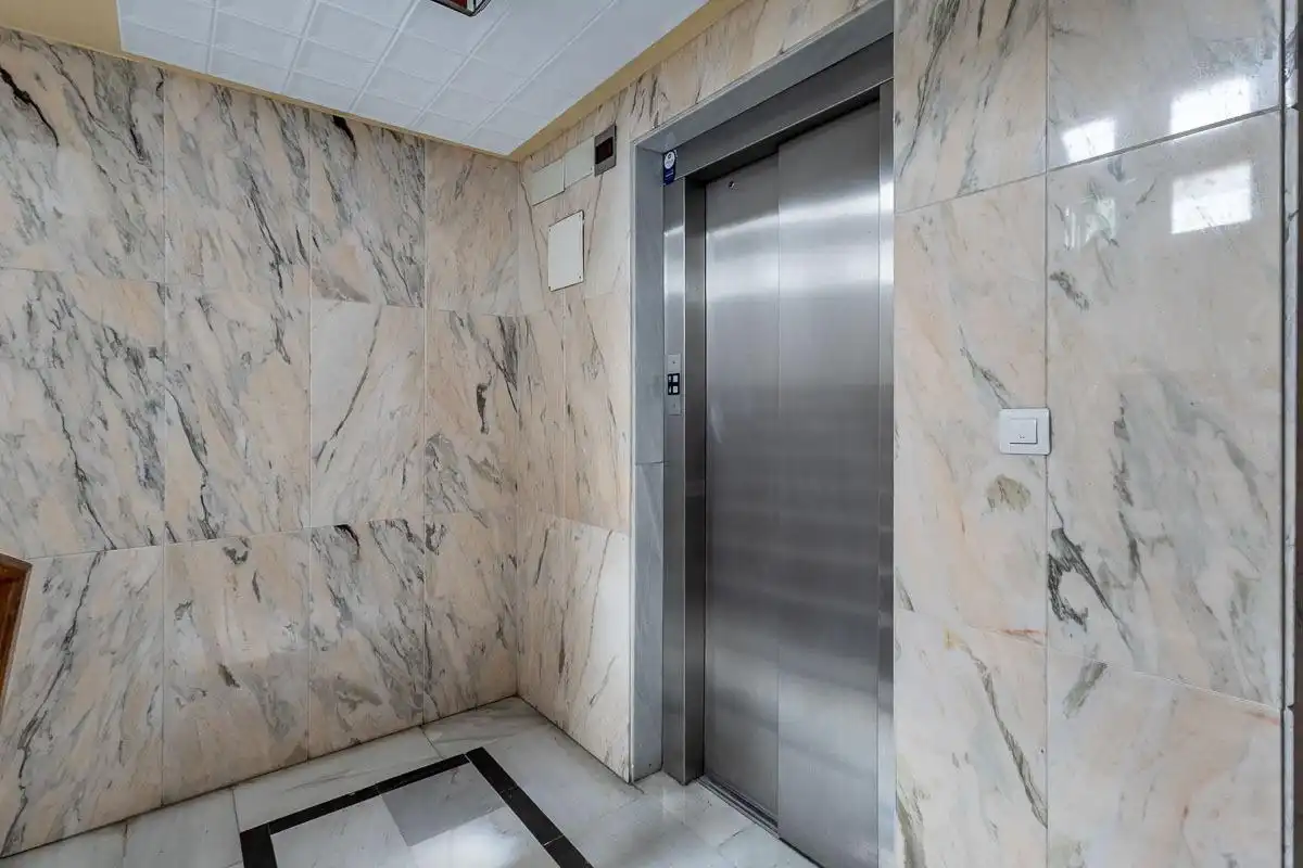 Flat for rent in Granada  with Balcony and Community pool