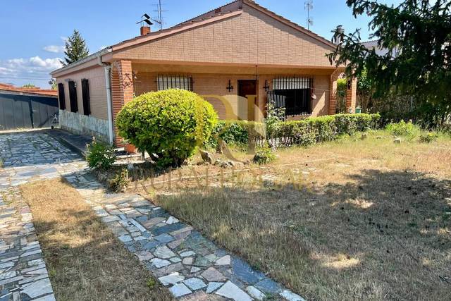 Casa-chalet en Venta en Calle Pantano de Bárcena, 211 en Vegas del Condado