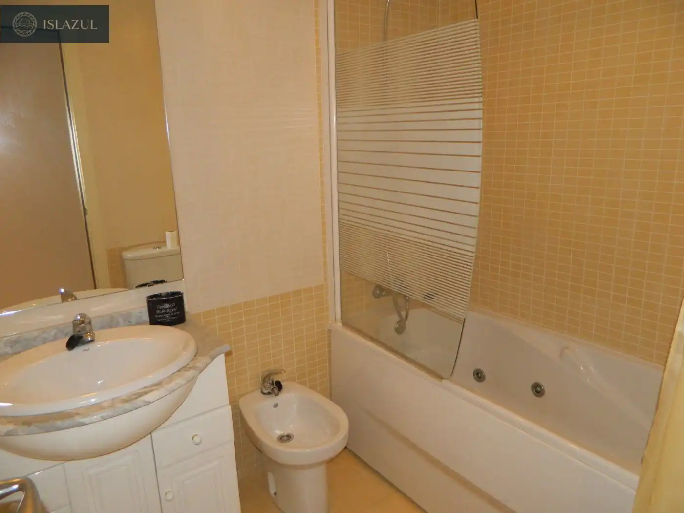 Baño de Dúplex de alquiler en Isla Cristina con Terraza, Balcón y Piscina comunitaria