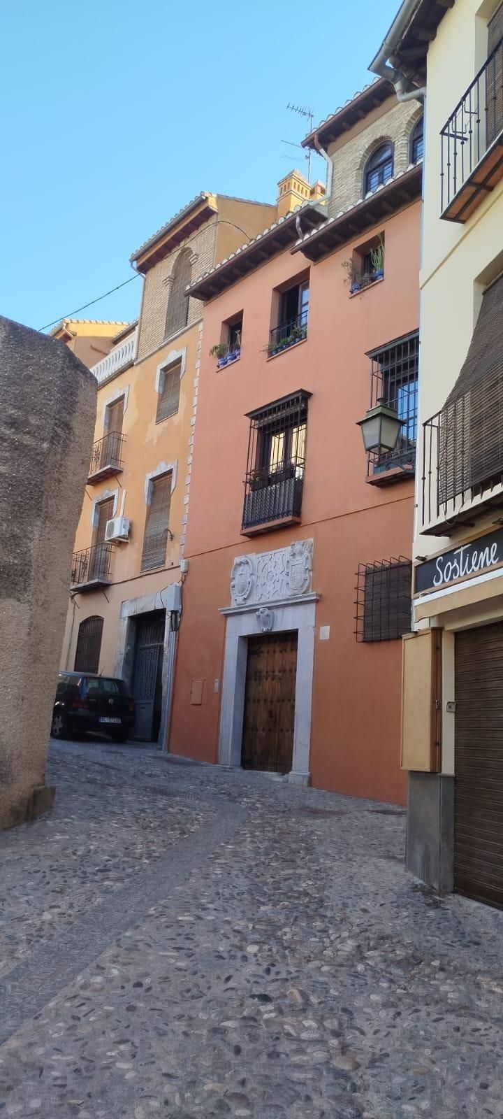 Vista exterior de Piso de alquiler en  Granada Capital con Calefacción y Jardín privado