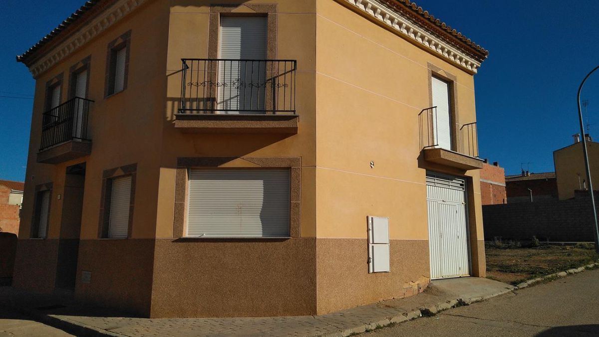 Vista exterior de Casa o xalet en venda en Quintanar del Rey amb Balcó
