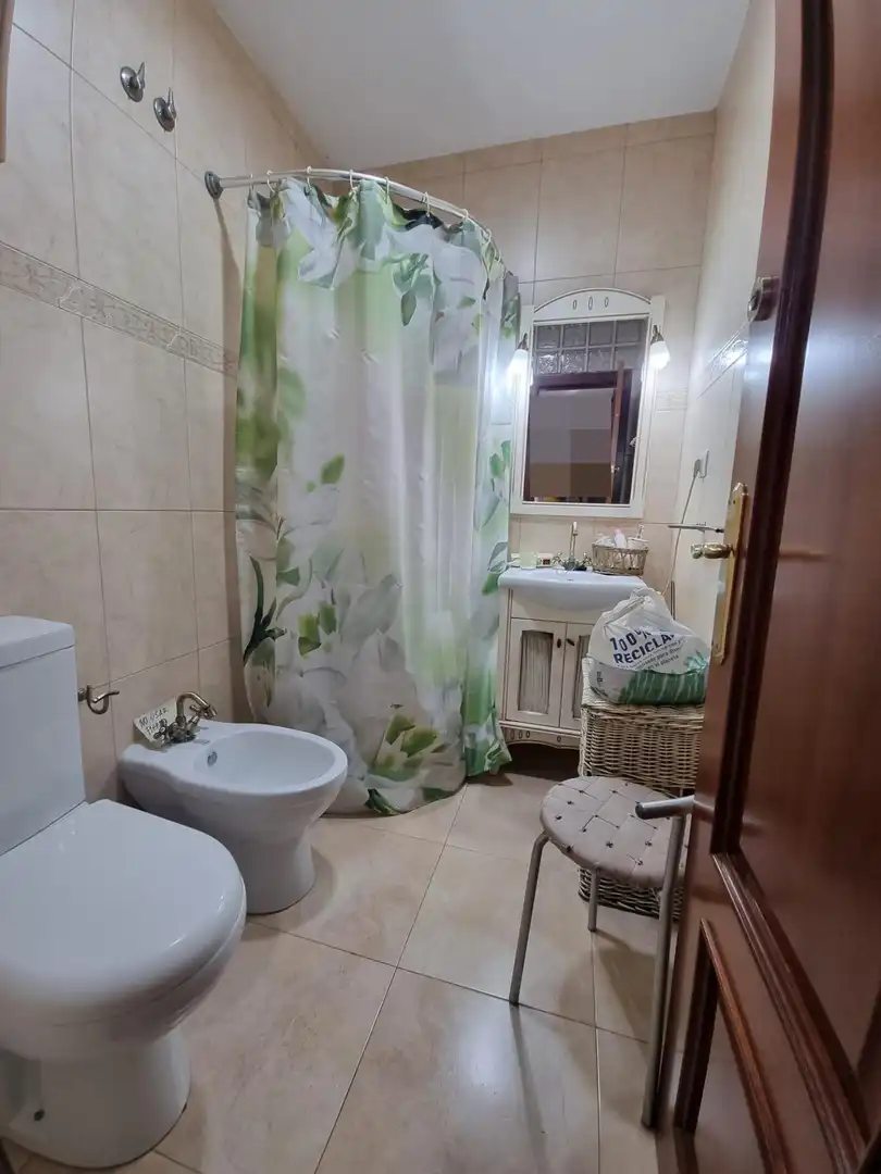 Baño de Casa adosada en venta en Castellar del Vallès con Calefacción, Jardín privado y Terraza