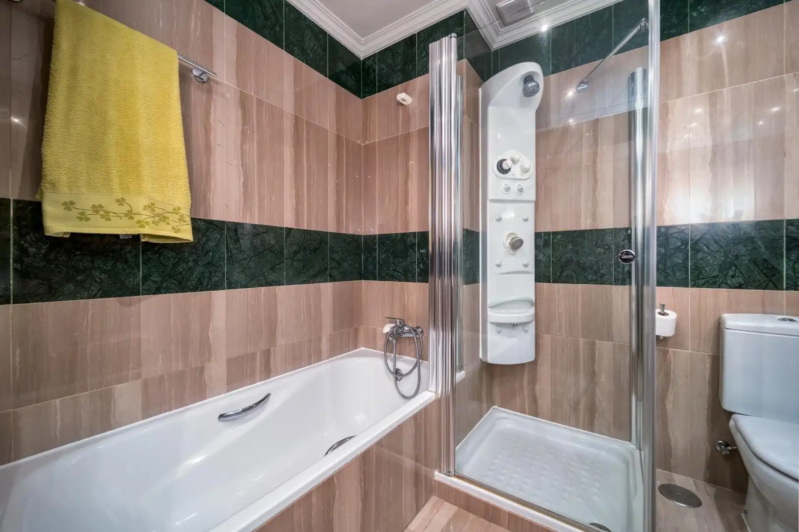 Baño de Piso en venta en Majadahonda con Calefacción, Terraza y Trastero