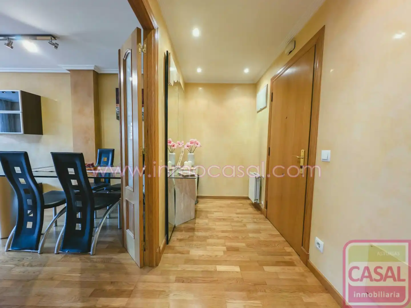 Piso en venta en Oviedo  con Calefacción, Trastero y Amueblado