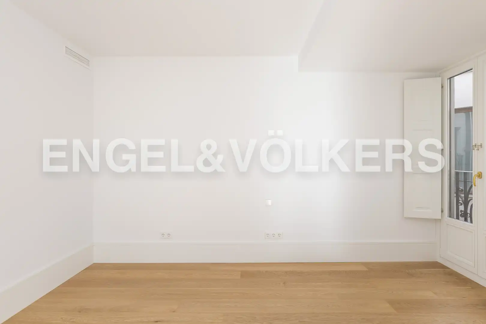 Bedroom of Flat for rent in Madrid  with Air Conditioner, Heating and Storage room