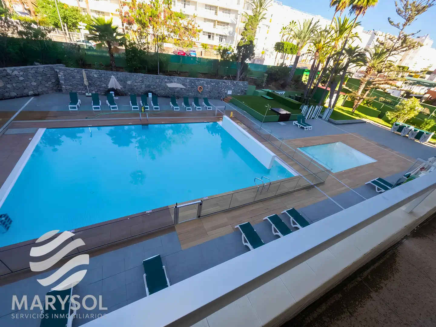 Piscina de Apartament en venda en San Bartolomé de Tirajana amb Terrassa, Moblat i TV