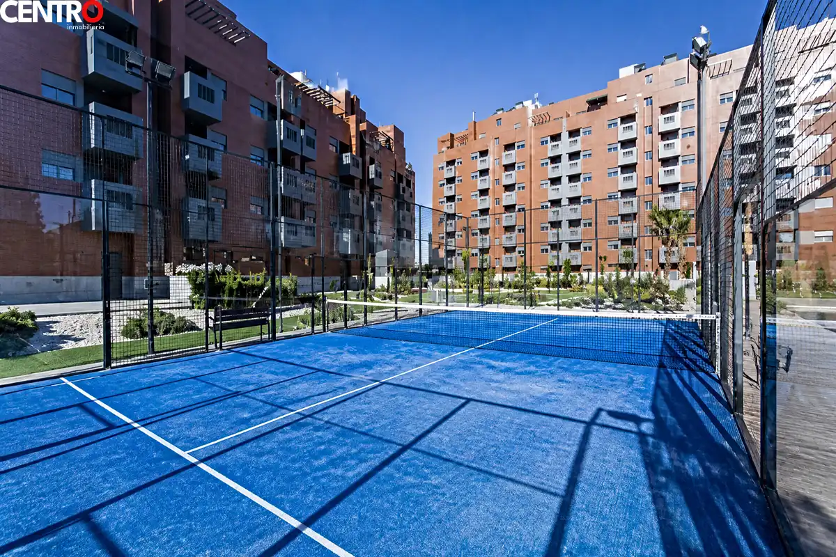 Außenansicht von Wohnung zum Verkauf in Granada mit Klimaanlage, Heizung und Privatgarten