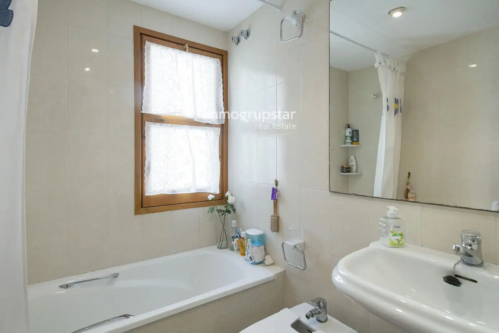 Bany de Apartament en venda en Palafrugell amb Terrassa, Traster i Piscina