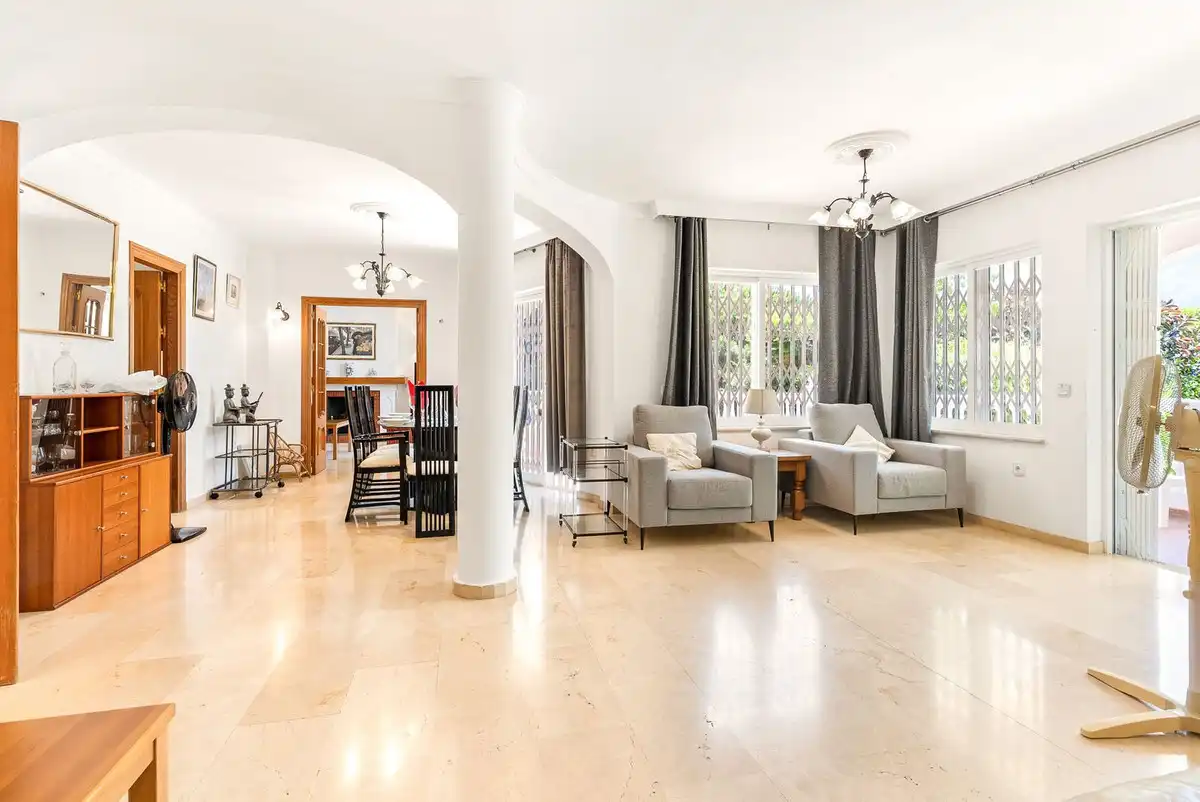 Sala de estar de Casa o chalet en venta en Mijas con Aire acondicionado, Calefacción y Jardín privado