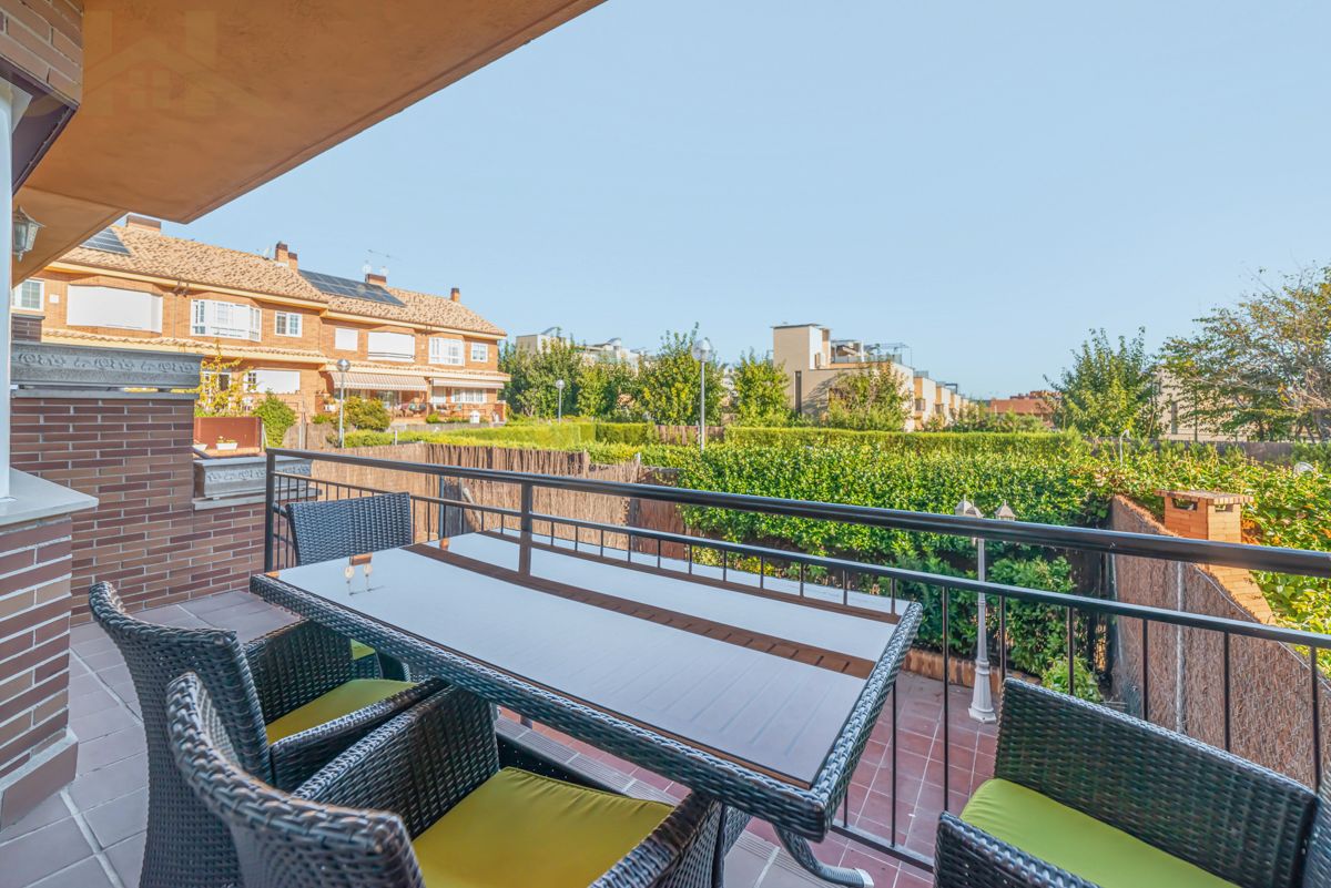 Terrace of Single-family semi-detached for sale in Valdemoro  with Air Conditioner, Heating and Private garden