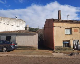 Vista exterior de Casa o xalet en venda en Torre de Esgueva amb Terrassa i Balcó