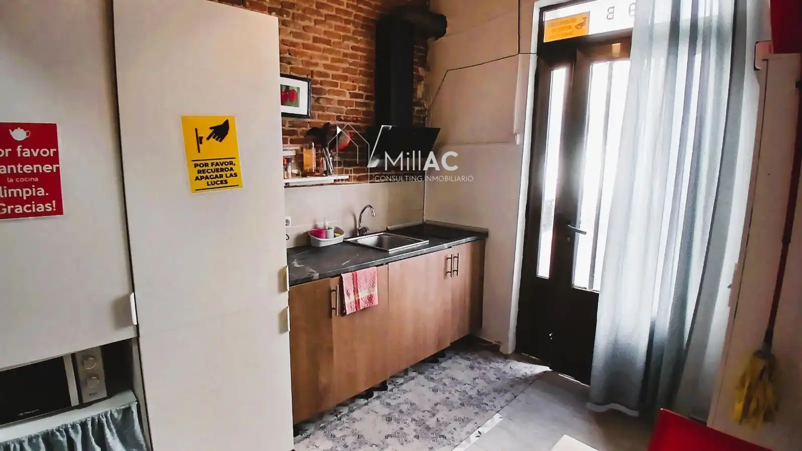 Cuina de Dúplex en venda en Madrid amb Calefacció i Jardí privat