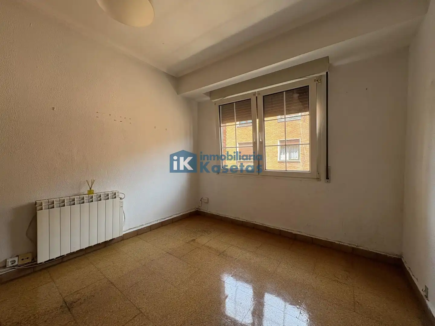 Habitación de Piso en venta en Basauri  con Calefacción