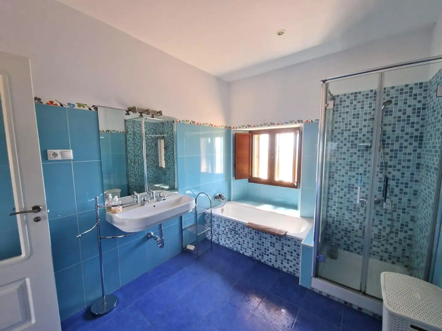 Bathroom of Houses for sale in Oliva de Plasencia  with Air Conditioner, Heating and Private garden