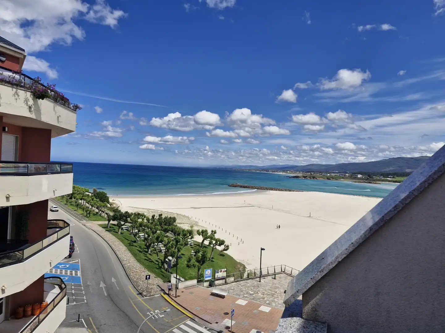 Vista exterior de Ático en venta en Foz con Terraza, Amueblado y Lavadora