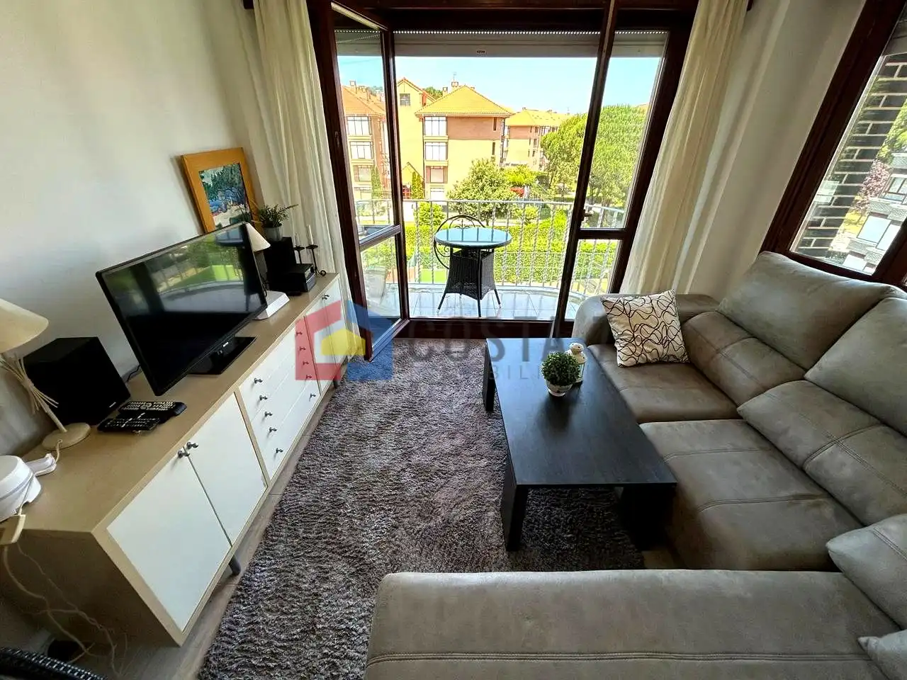 Sala d'estar de Pis en venda en Noja amb Terrassa i Piscina comunitària