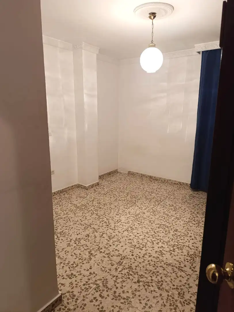 Piso en venta en Estepona con Terraza, Horno y Microondas