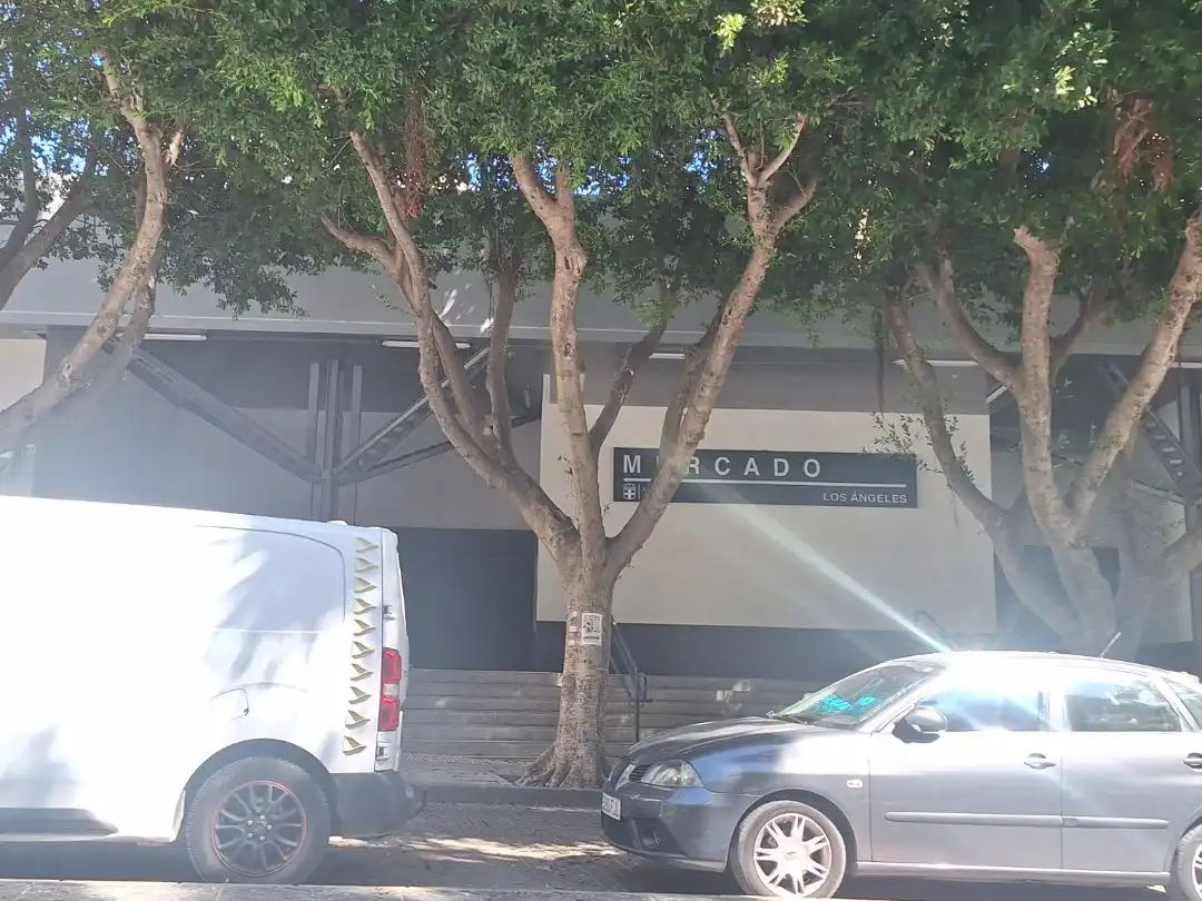 Vista exterior de Piso en venta en Los Ángeles - Cruz de Caravaca