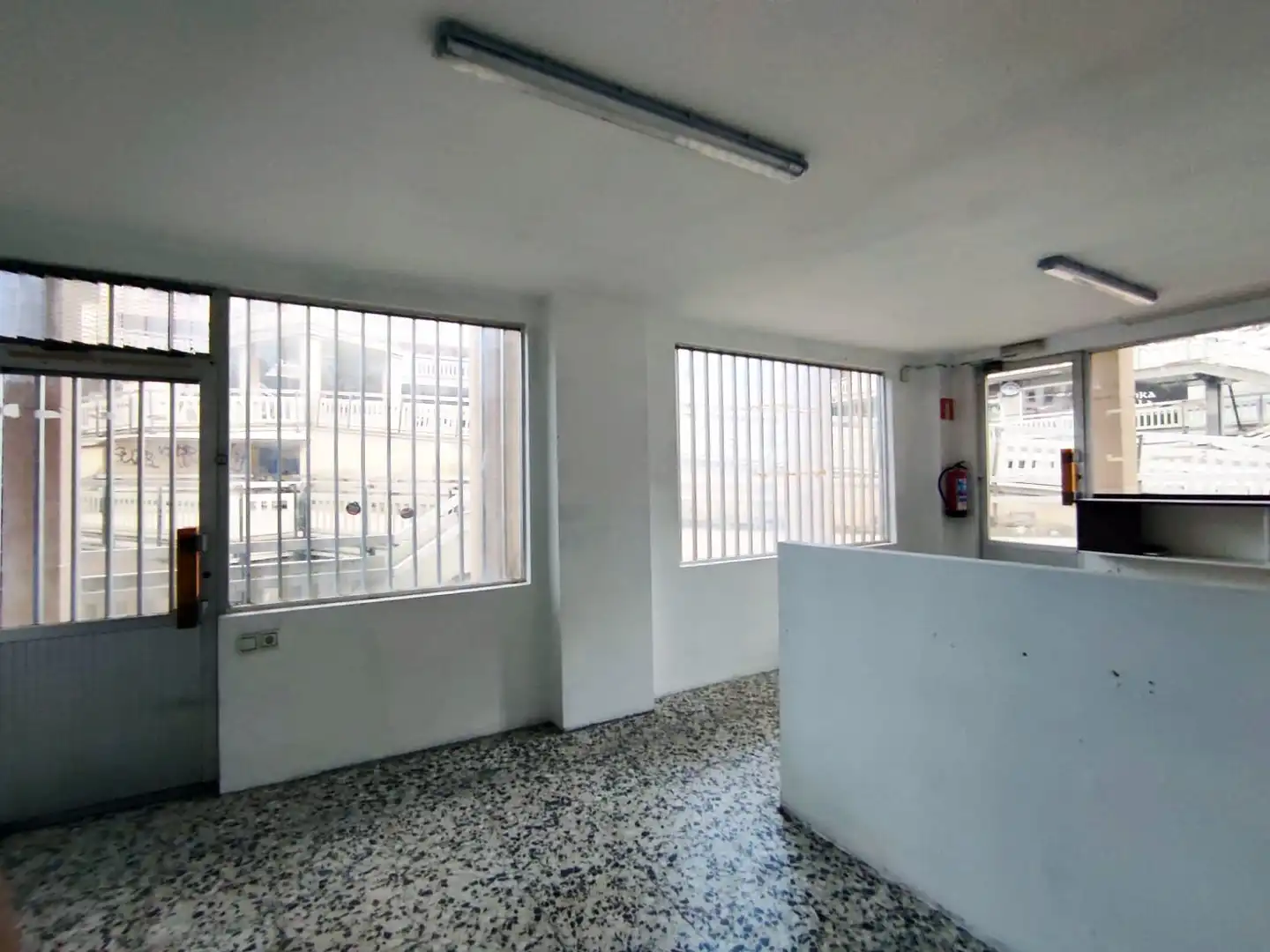 Locale commerciale in vendita a Urkizu Pasealekua Ibilbidea