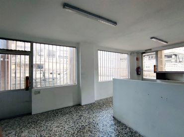 Locale commerciale in vendita a Urkizu Pasealekua Ibilbidea