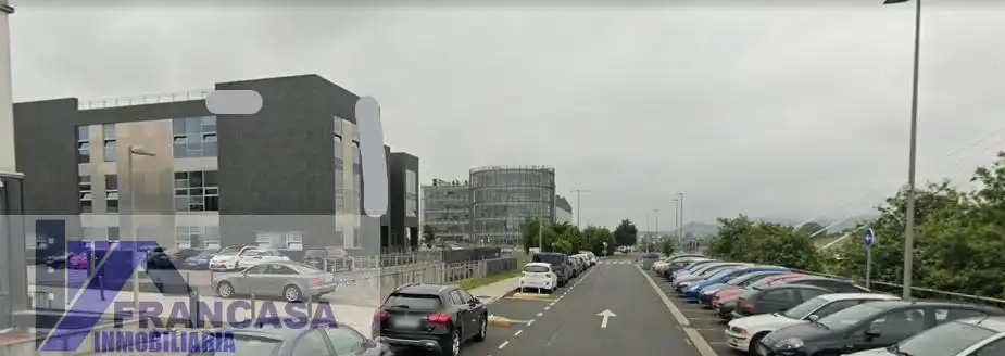 Oficina en venda a Alisal - San Román