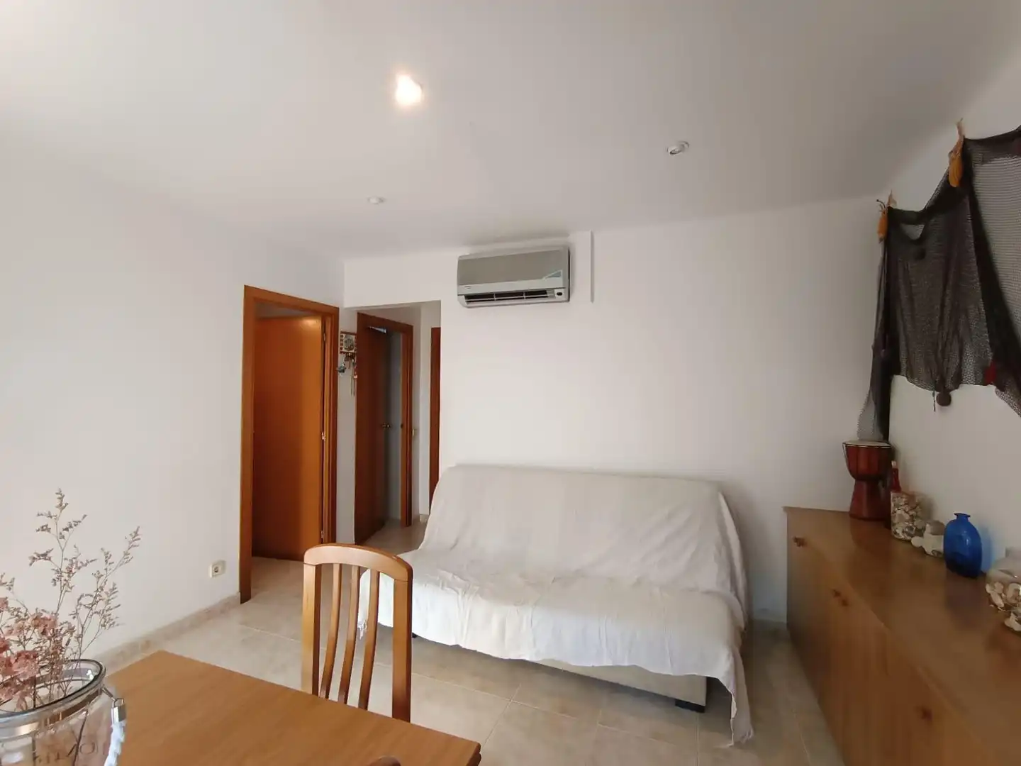 Sala de estar de Apartamento en venta en Castell d'Aro, Platja d'Aro i s'Agaró con Aire acondicionado, Calefacción y Terraza