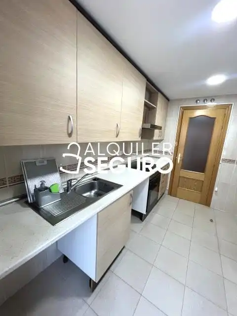 Cocina de Piso de alquiler en Parla con Calefacción, Terraza y Trastero