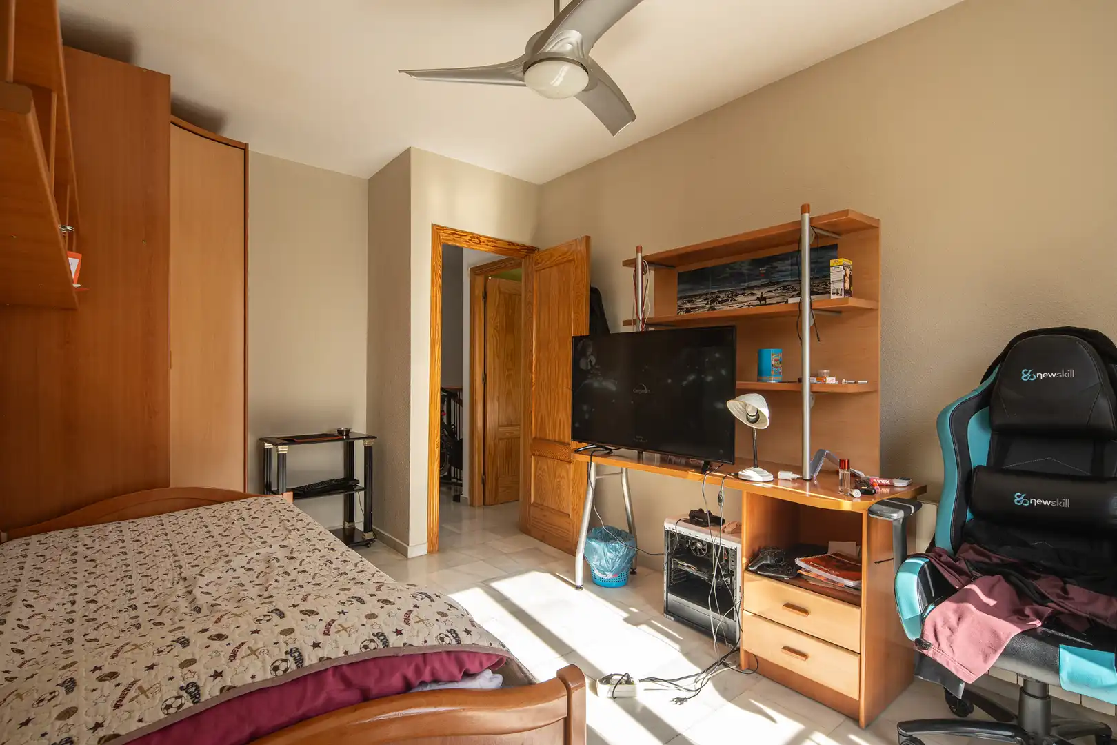 Habitación de Casa adosada en venta en Cenes de la Vega con Aire acondicionado, Calefacción y Terraza