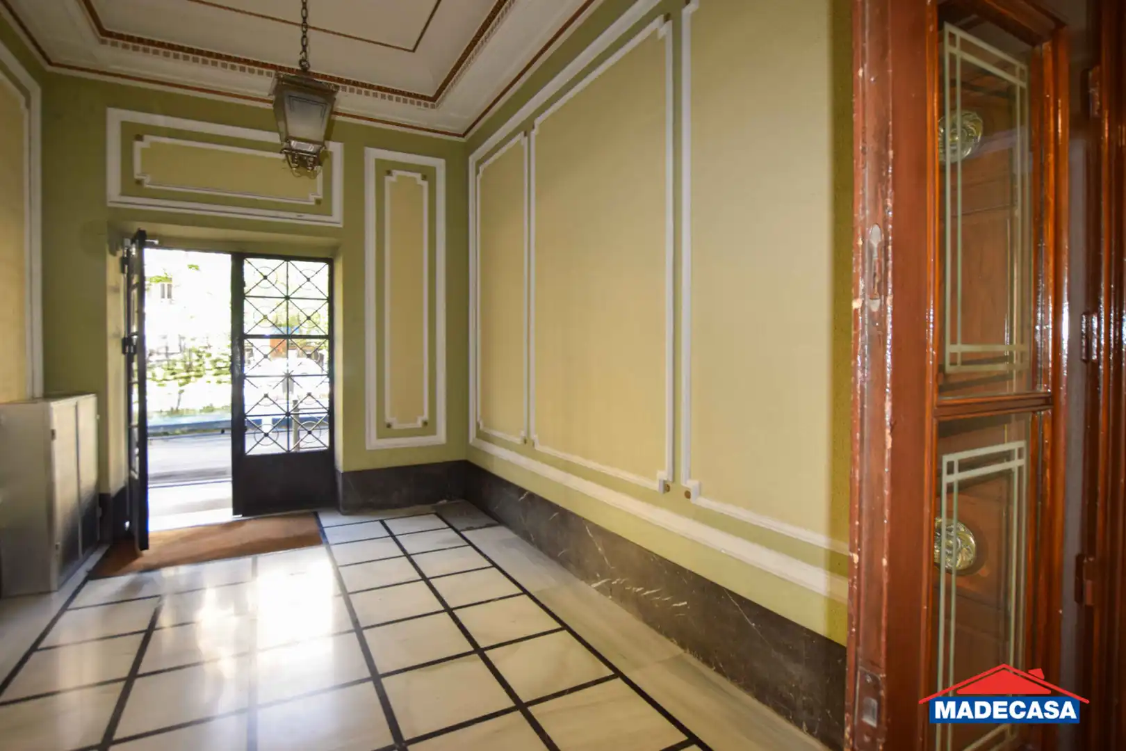 Commercial properties for sale in Madrid  with Air Conditioner