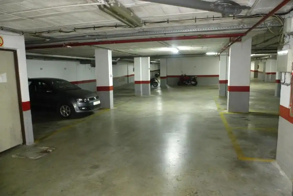 Aparcament en venda a C/ José María de Pereda, imagen 5