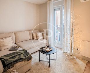 Living room of Flat for sale in  Madrid Capital  with Air Conditioner, Heating and Furnished