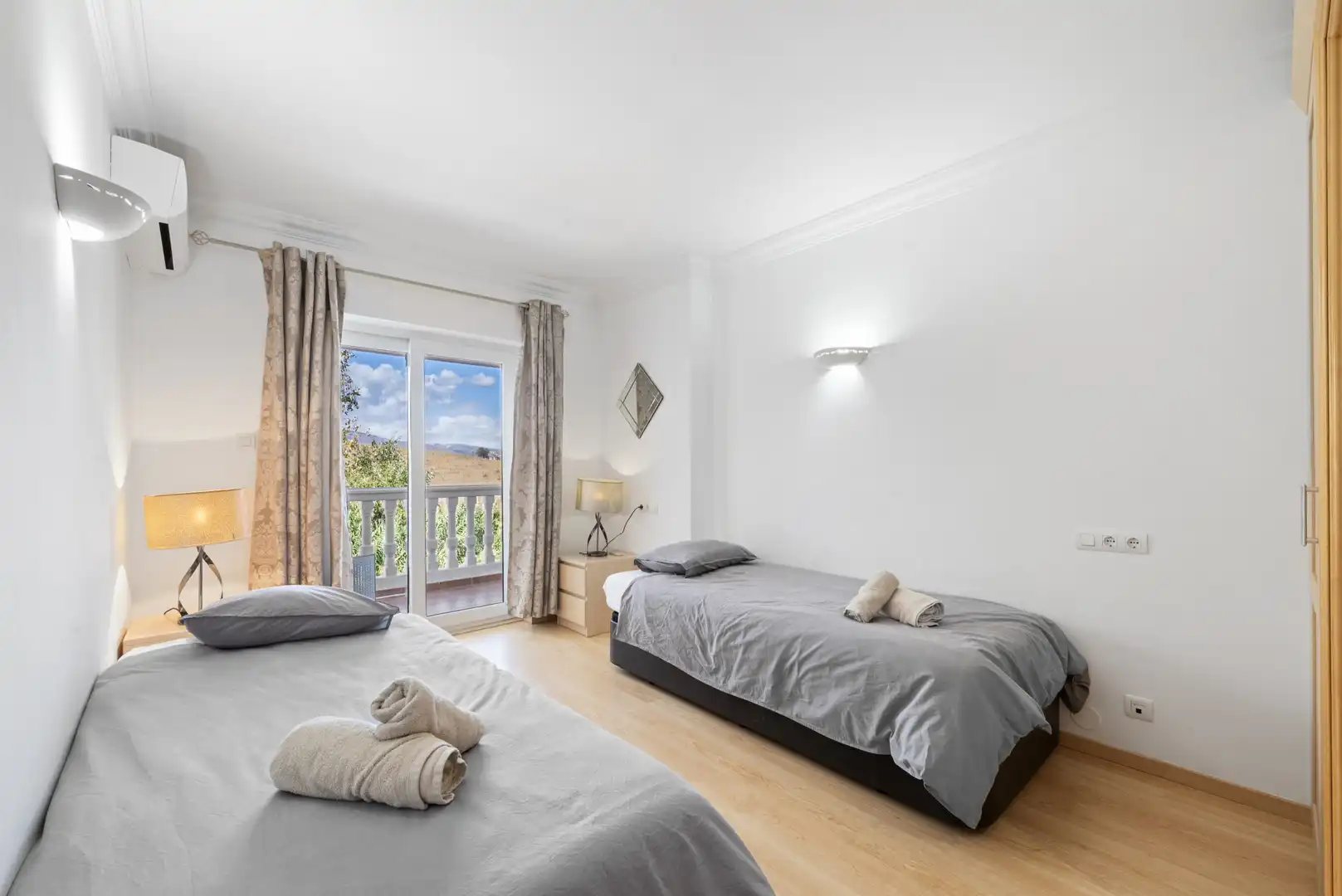 Bedroom of Houses for sale in Mijas  with Air Conditioner, Private garden and Terrace