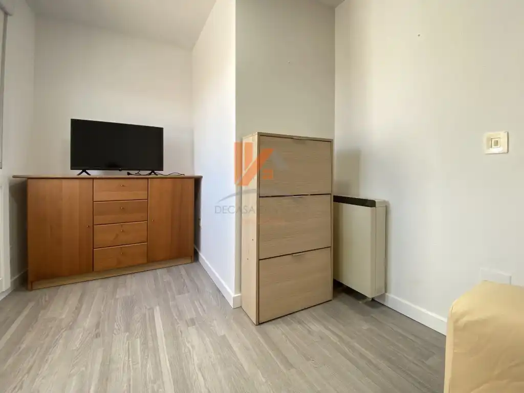Dormitori de Apartament de lloguer en Santiago de Compostela  amb Terrassa i Moblat