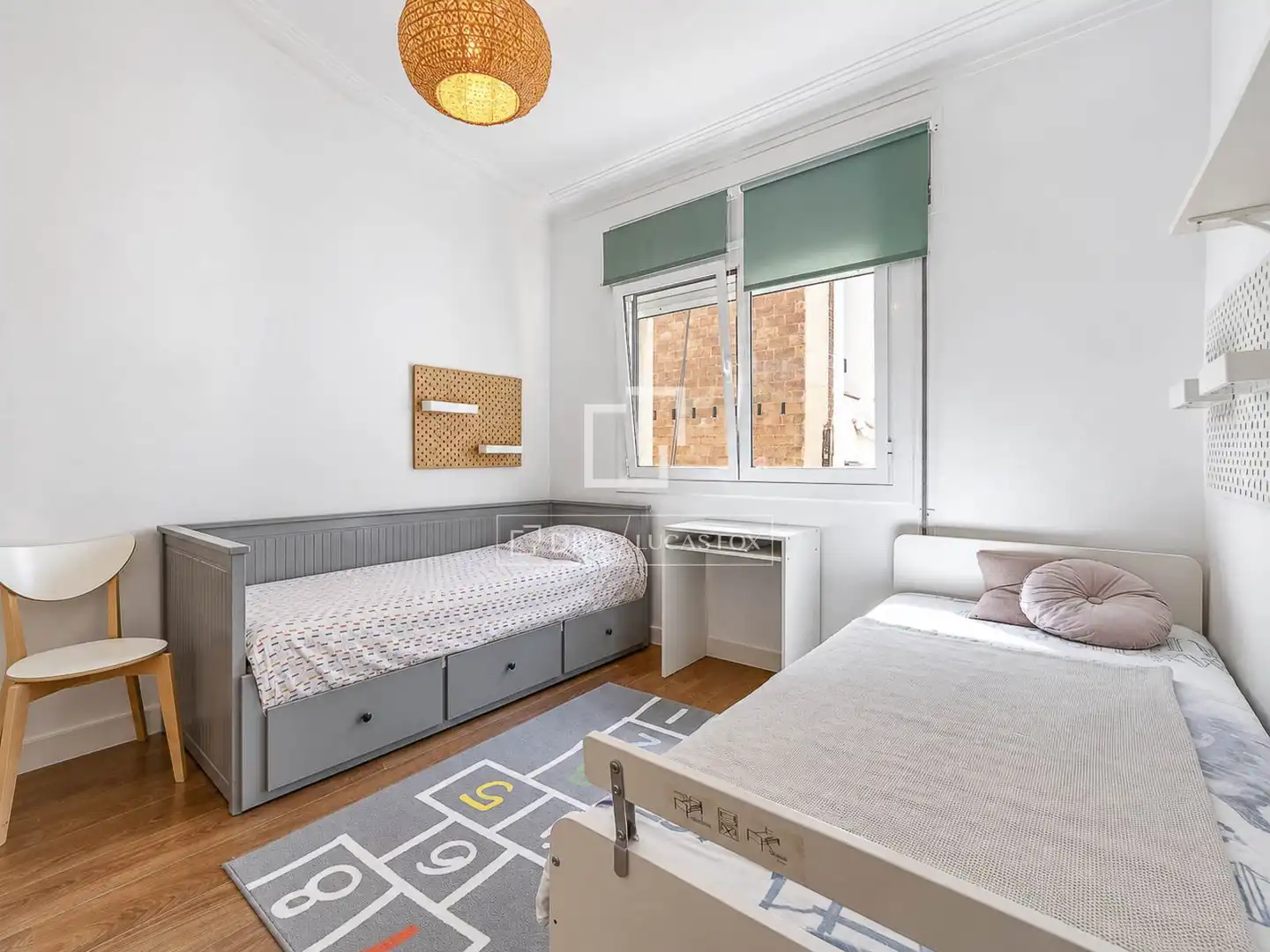 Bedroom of Attic for sale in Barcelona  with Air Conditioner, Heating and Terrace