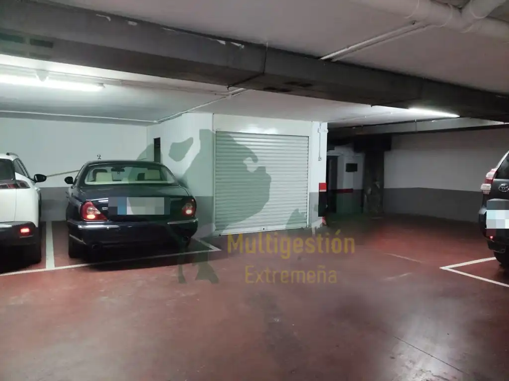 Aparcament de Dúplex en venda en Cáceres