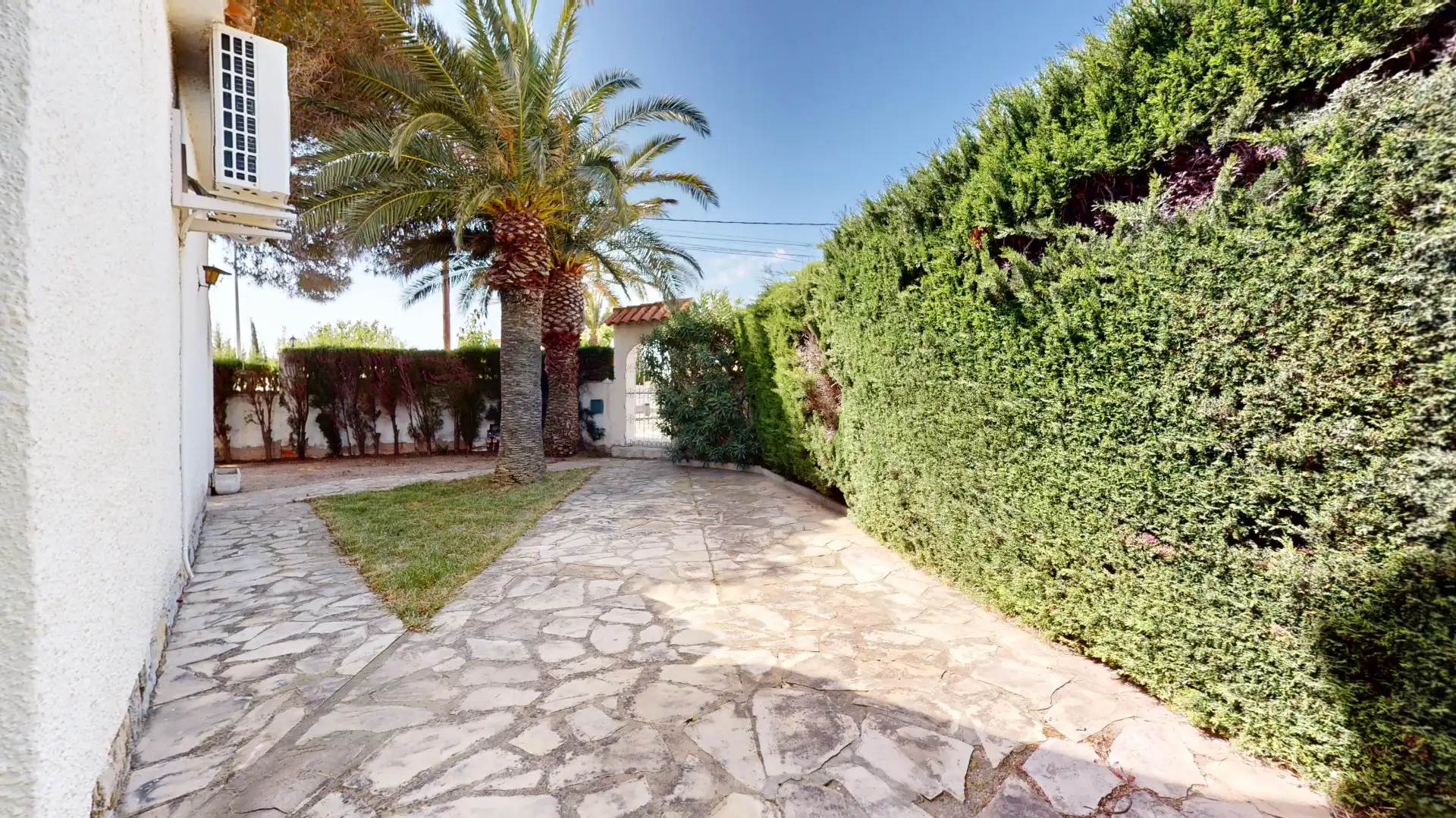 Jardí de Casa o xalet en venda en Mont-roig del Camp amb Aire condicionat, Calefacció i Jardí privat
