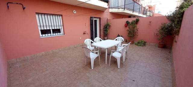 Piso en Alquiler en Calle Banda Playa, 64 en V Centenario - Piletas - Capuchinos